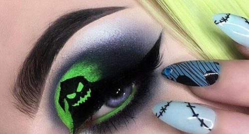 How to do dark Halloween eye makeup